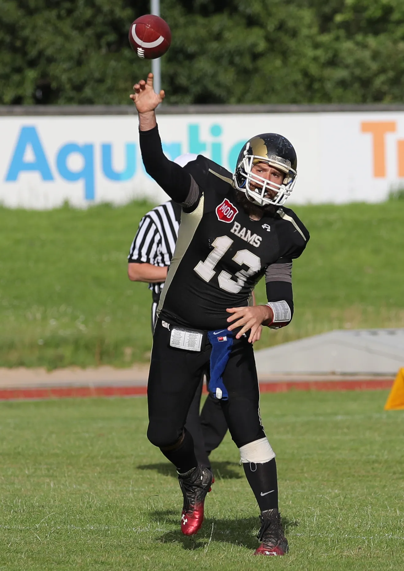 Taylor Umland throws a pass