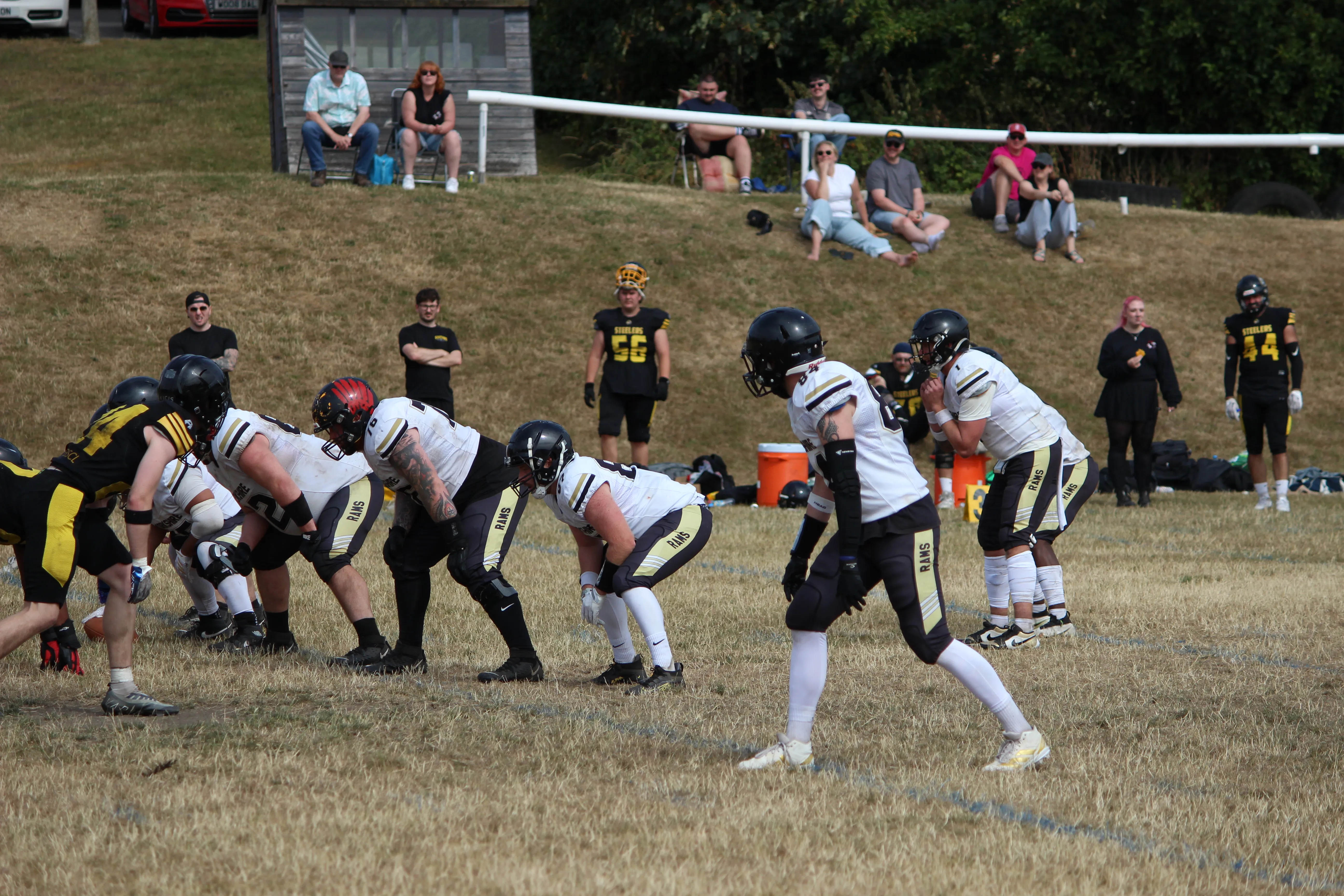 The Rams offence lines up against the Steelers defence